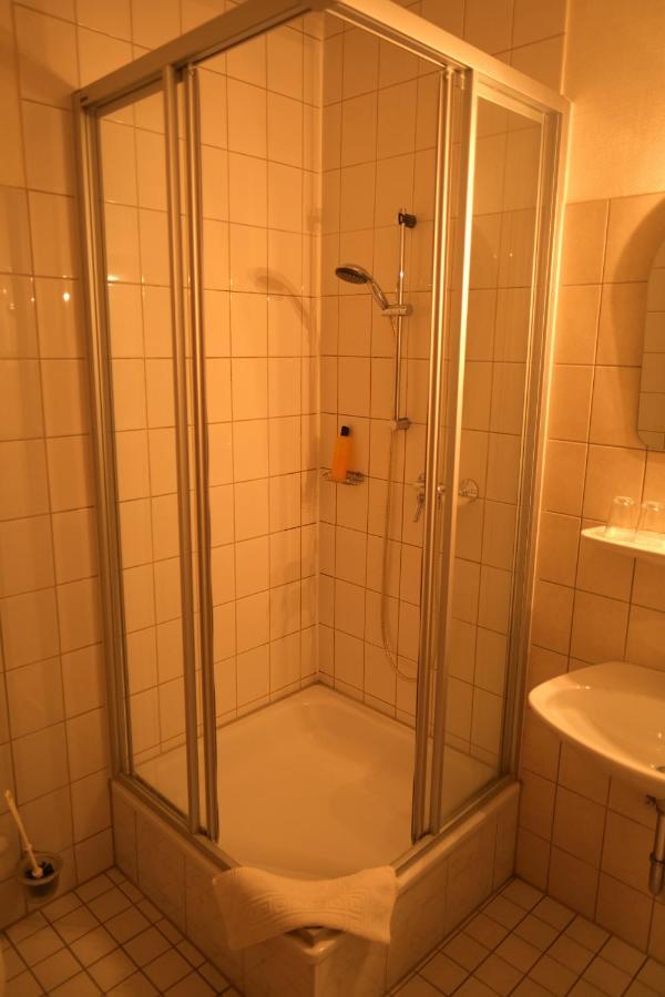 Hotel Zur Linde ซาลซ์กิทเทอร์ ภายนอก รูปภาพ