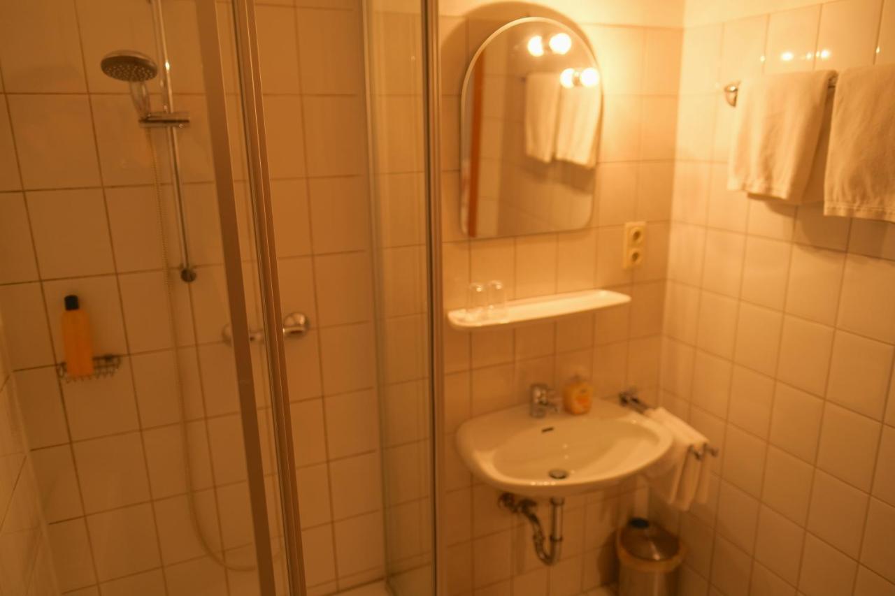 Hotel Zur Linde ซาลซ์กิทเทอร์ ภายนอก รูปภาพ